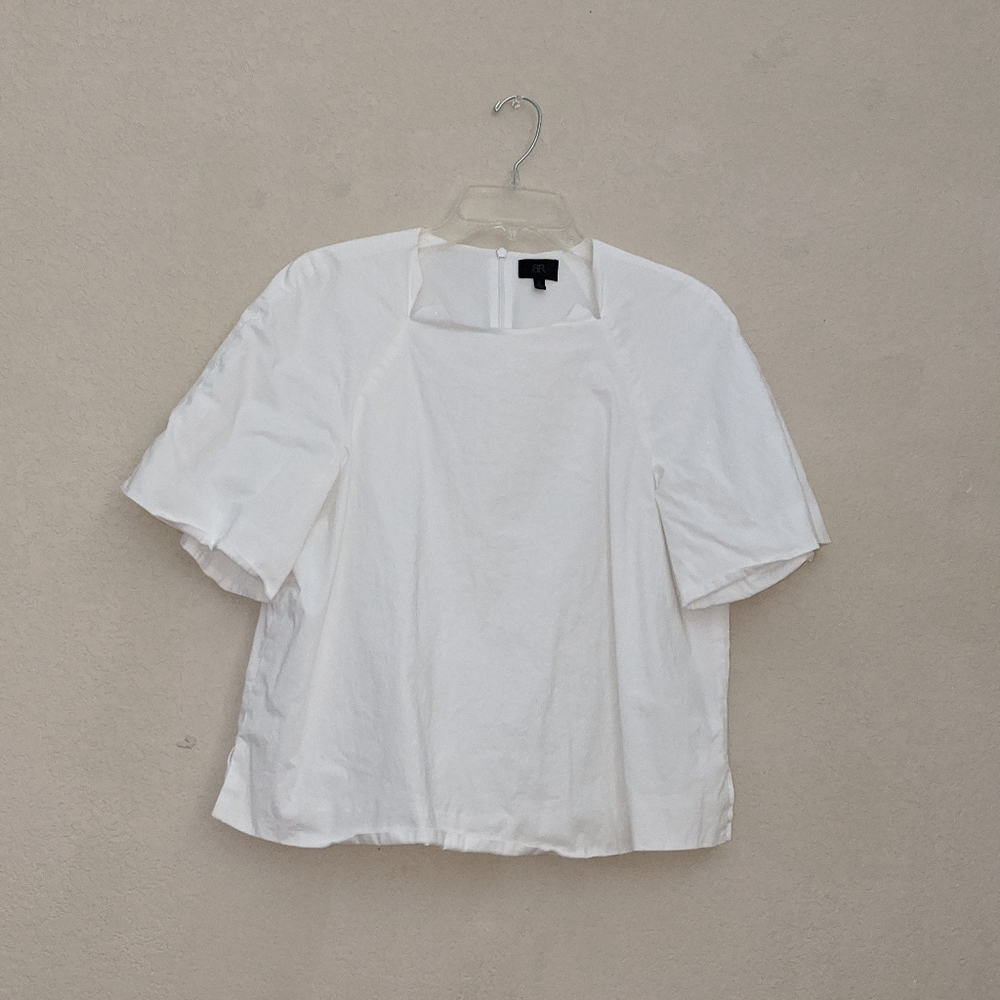 Chic white top